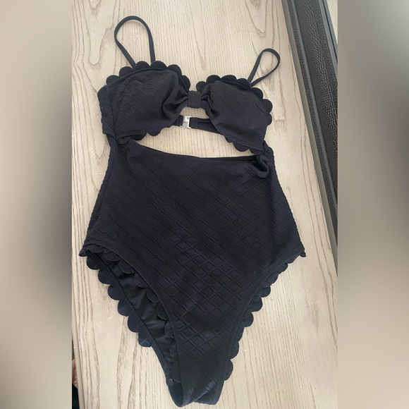 Cupshe one piece swimsuit, L - Picture 3 of 5